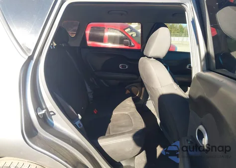 2015 Kia Soul z USA, uszkodzony, nr VIN KNDJN2A29F7116637